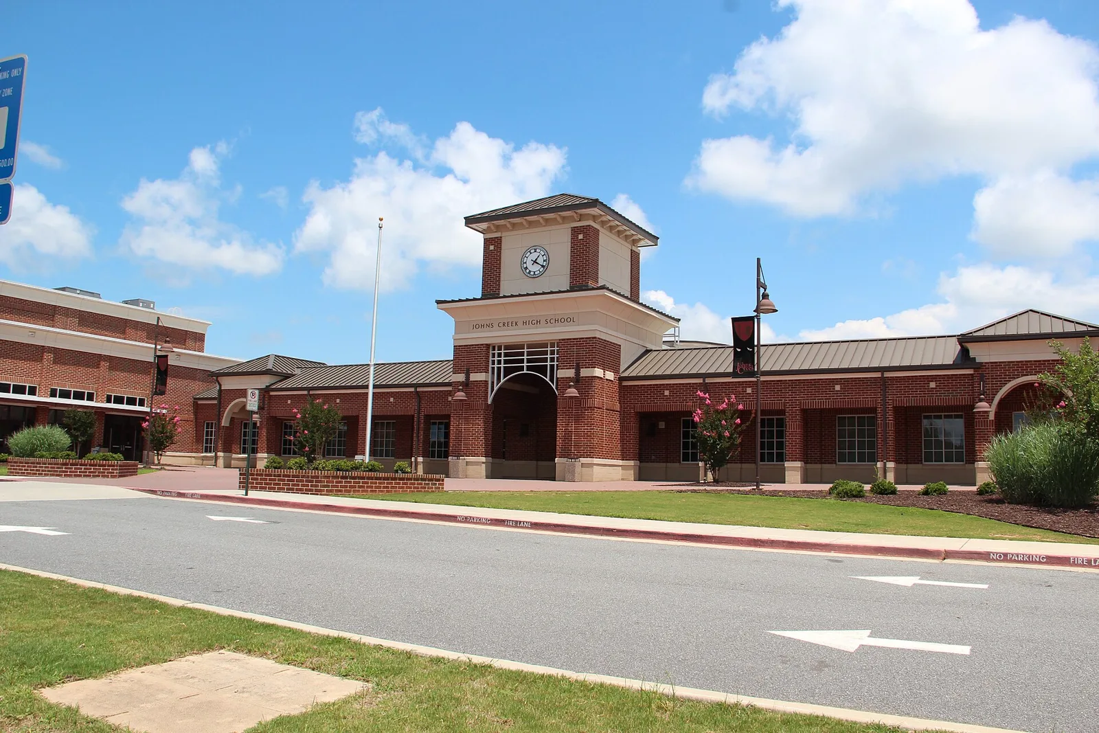 The front entrance of Johns Creek High School on State Bridge Road
